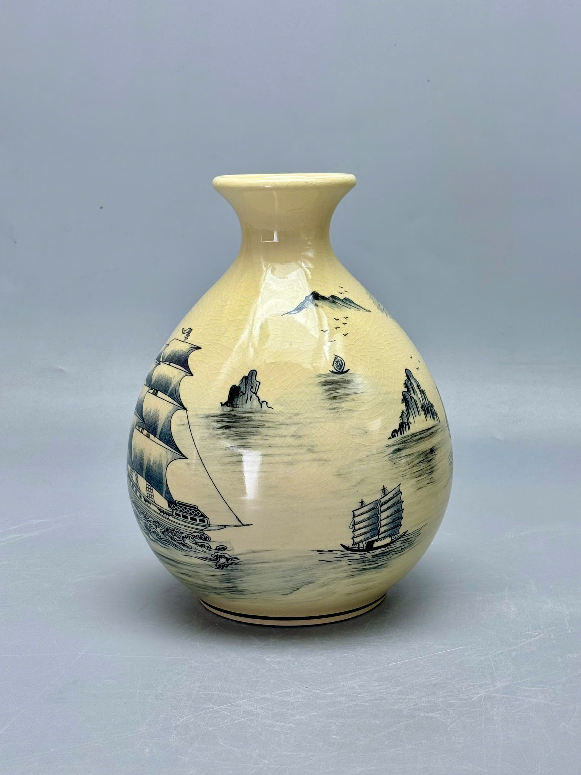 Cặp Bình Bảo Ngọc Họa Tiết Thuận Buồm, Mã Đáo Cao 25cm Gốm Chu Đậu Truyền Thống