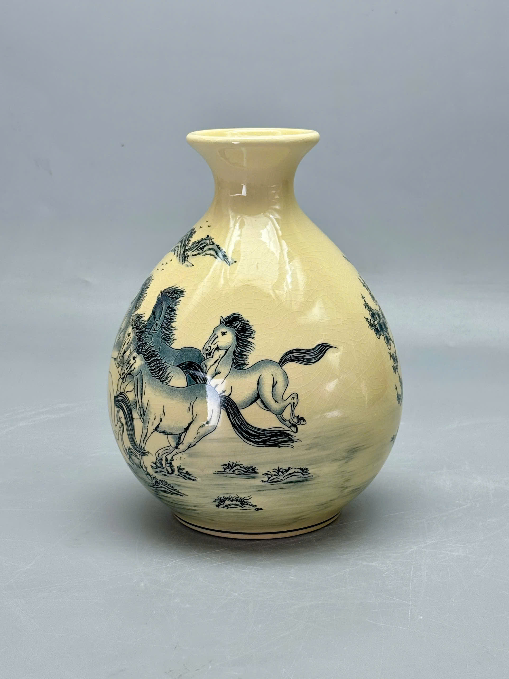 Cặp Bình Bảo Ngọc Họa Tiết Thuận Buồm, Mã Đáo Cao 25cm Gốm Chu Đậu Truyền Thống