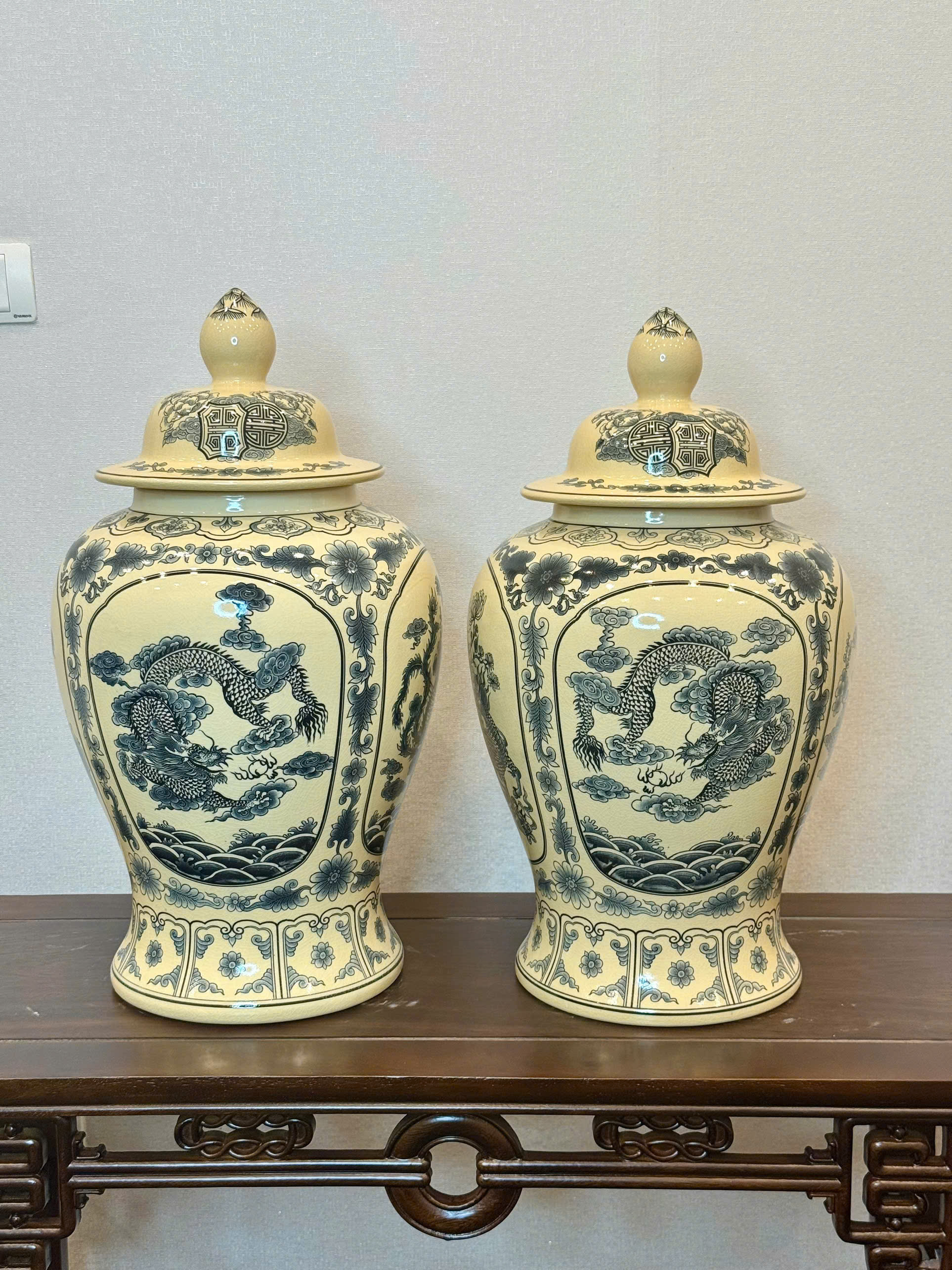 Chóe tứ linh truyền thống gốm Chu Đậu