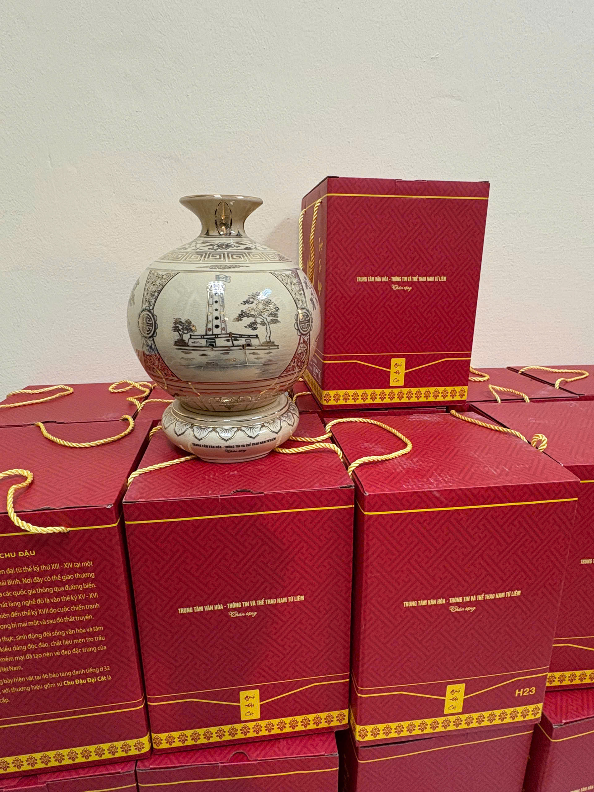 Quà tặng của trung tâm văn hóa thông tin và thể thao nam từ liêm