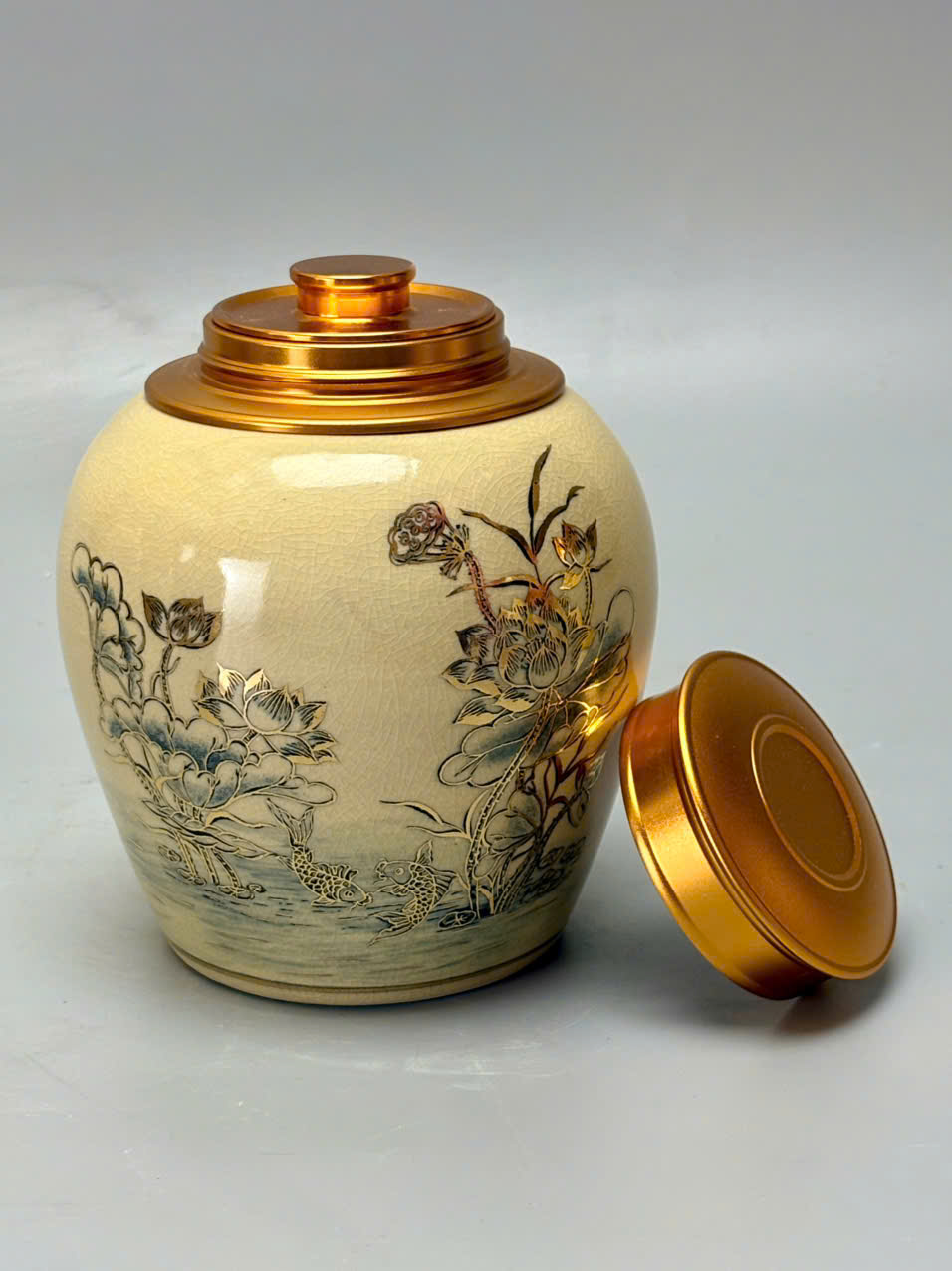 Hộp Đựng Trà Hoạ Tiết Hoa Sen Cao 13cm Gốm Chu Đậu Vẽ Vàng