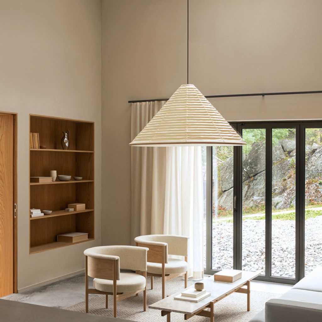 AKARI: Điêu Khắc Ánh Sáng Vượt Thời Gian – Tổng Hợp Các Phiên Bản Đèn Giấy Của Isamu Noguchi