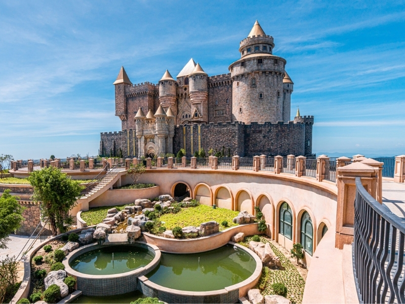 Khám Phá Kỳ Quan Bà Nà Hills - Đặt Vé Để Tận Hưởng Trọn Vẹn