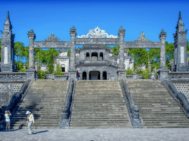 Khám Phá Lăng Khải Định - Kiến Trúc Độc Đáo Giữa Lòng Cố Đô