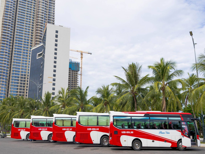 Lái Xe Mang Vác Đủ Chứng Chỉ Bằng Cấp