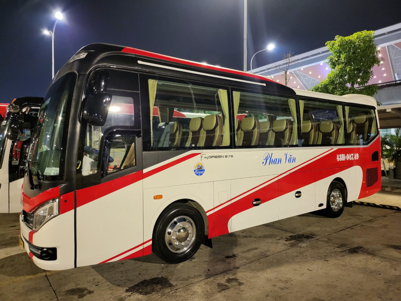 Phan Văn - Thuê Xe Du Lịch Đà Nẵng Cho Chuyến Đi Trọn Vẹn