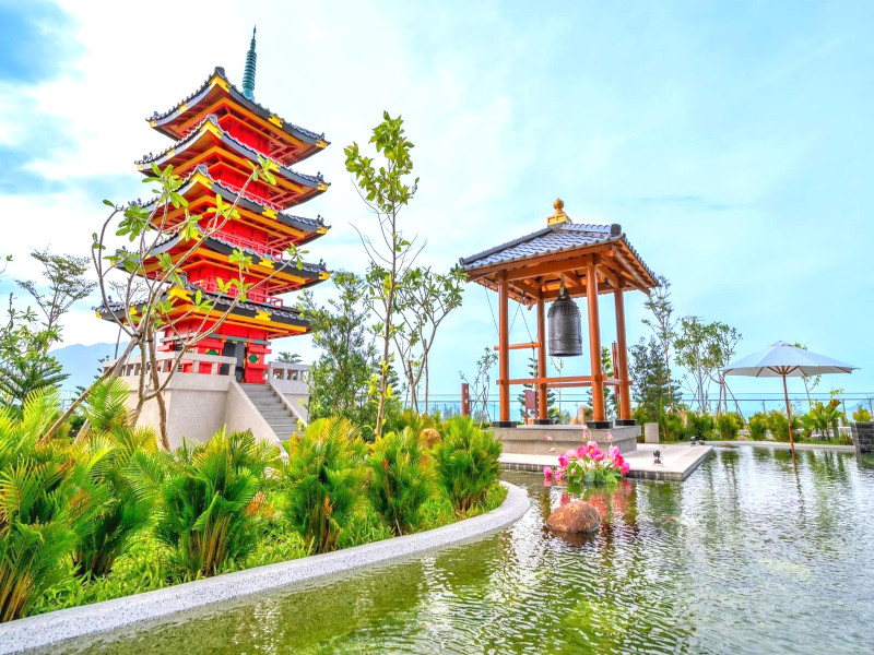 Phan Văn - Vé Tham Quan Đà Nẵng, Cánh Cửa Dẫn Đến Kỳ Quan