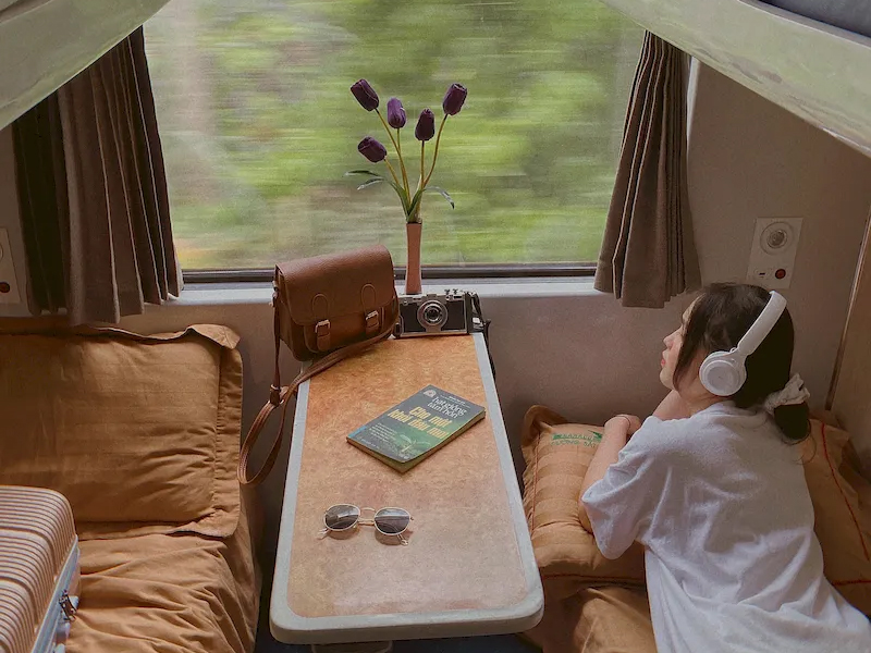 DU LỊCH BẰNG TÀU CHẤT LƯỢNG CAO KHI VÉ MÁY BAY QUÁ ĐẮT