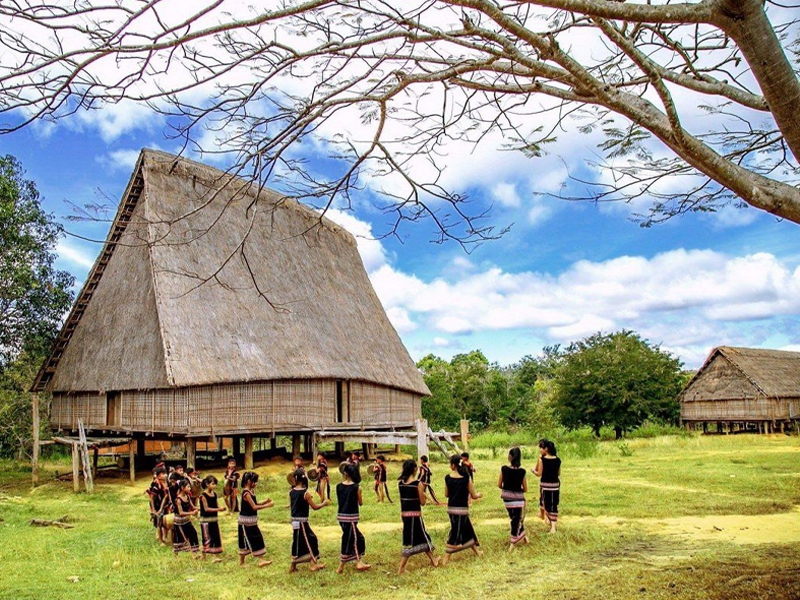 Khám Phá Hành Trình Tây Nguyên Hùng Vĩ Tại Phan Văn Travel