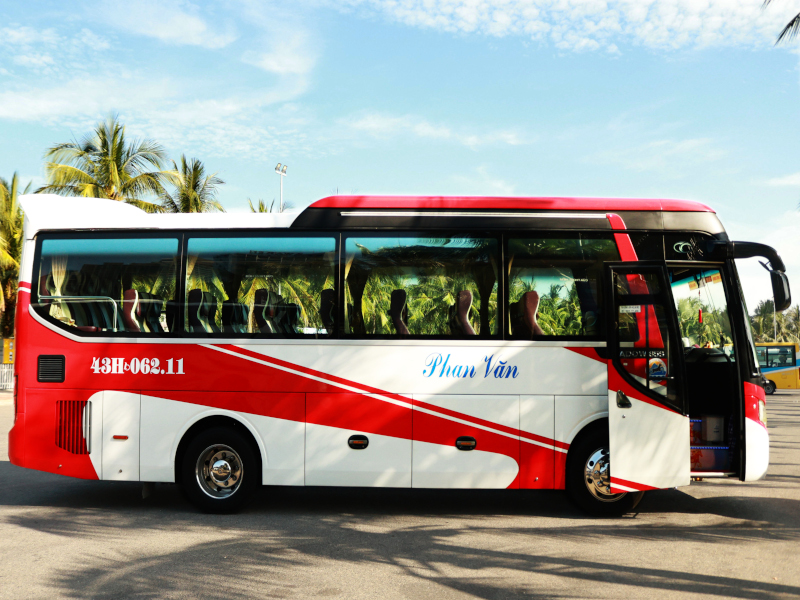 Xử Phạt, Thu Bằng, Mất Cần Câu Cơm - Phía Sau Vô Lăng