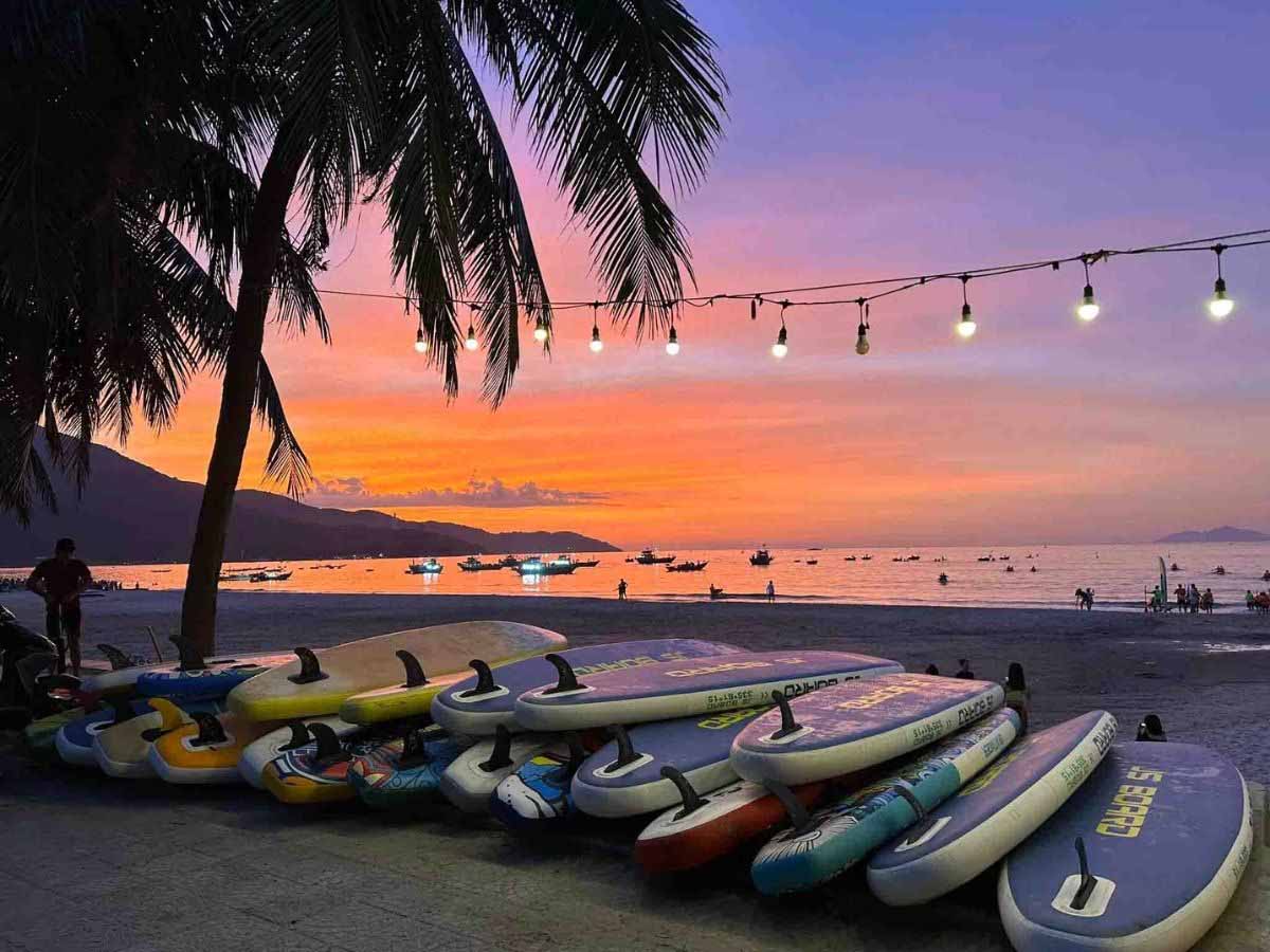 Dạo biển Mỹ Khê và ngắm hoàng hôn cực chill