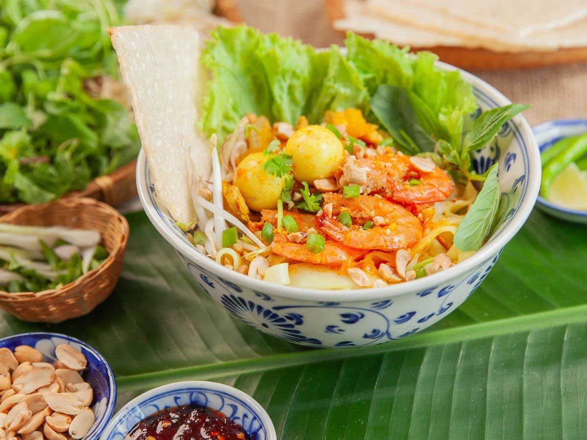 Thưởng thức “đặc sản” Mì Quảng