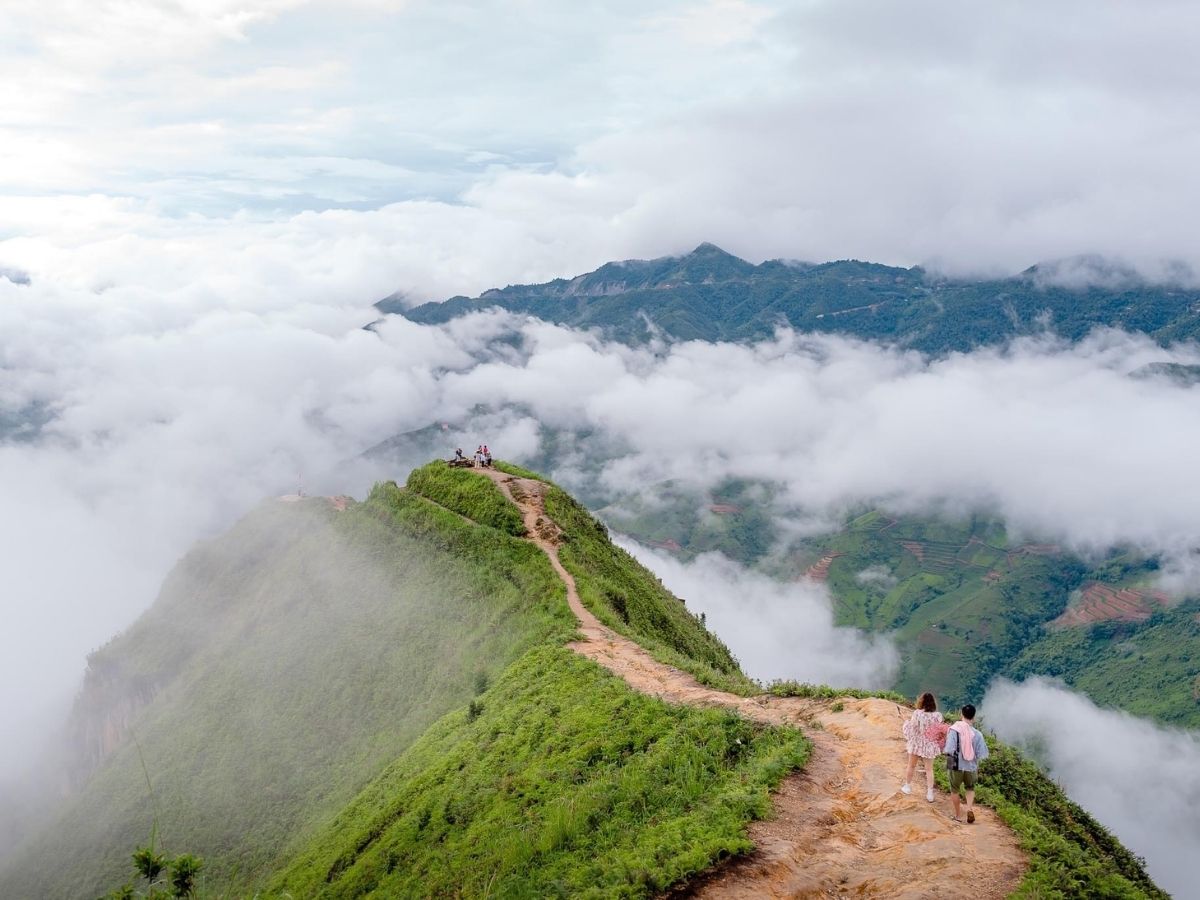 Sống Lưng Khủng Long" tại Tà Xùa