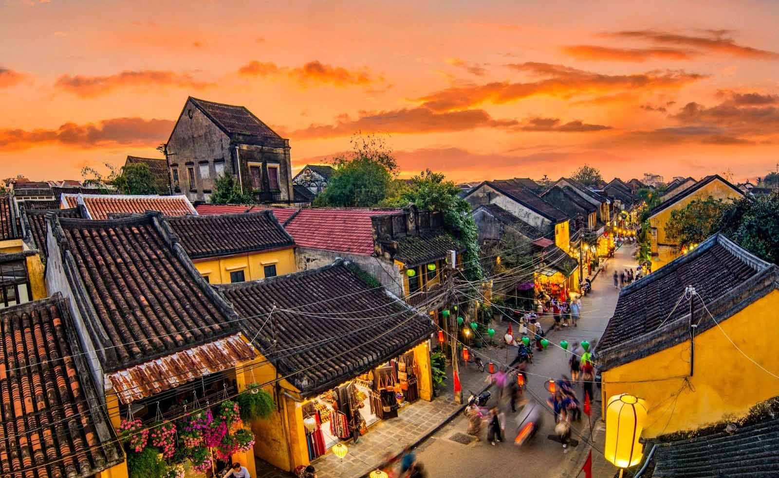 Hoi An - the ancient town amidst modern flow
