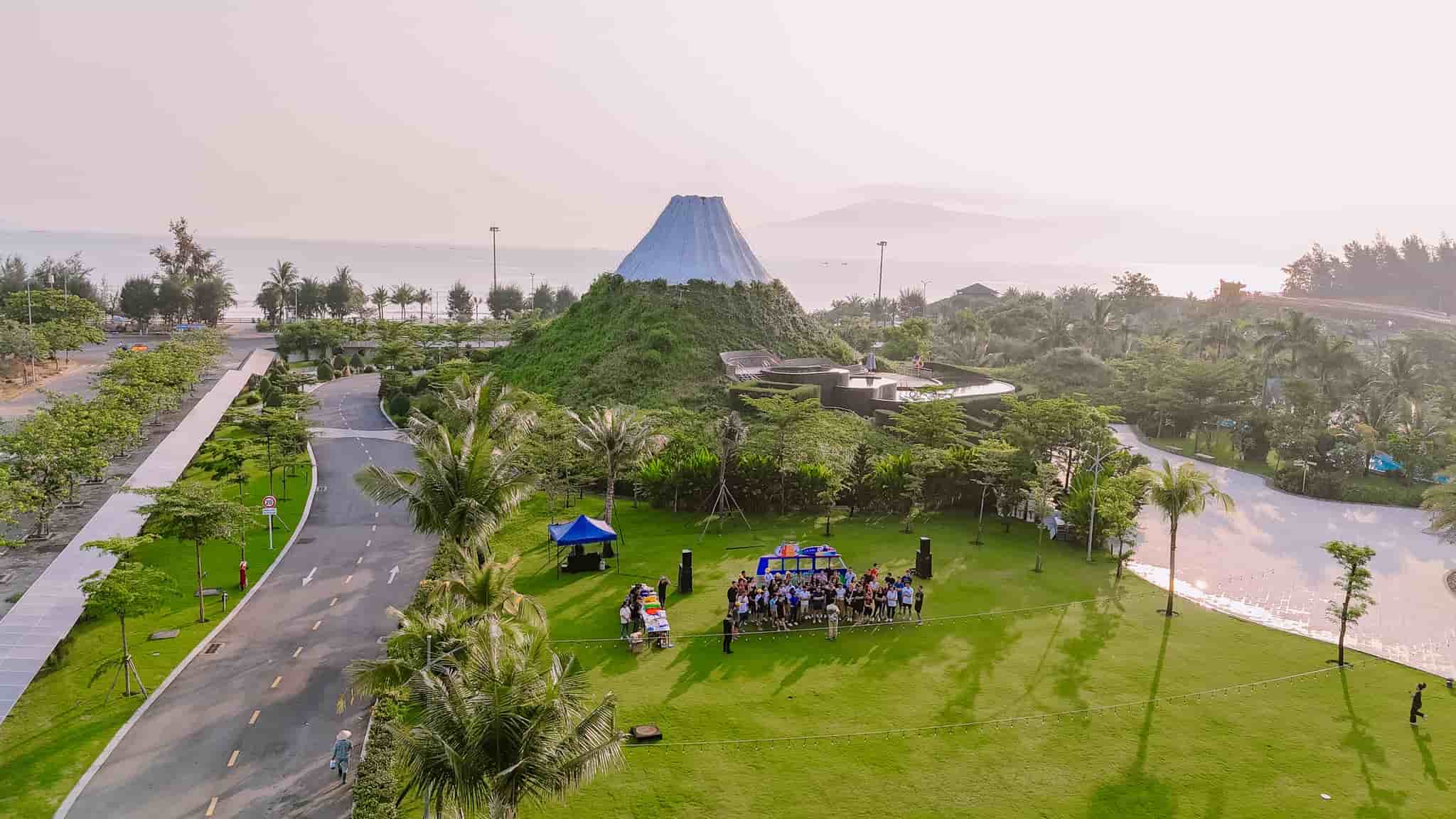 công viên nước bạn chọn mikazuki hay núi thần tài