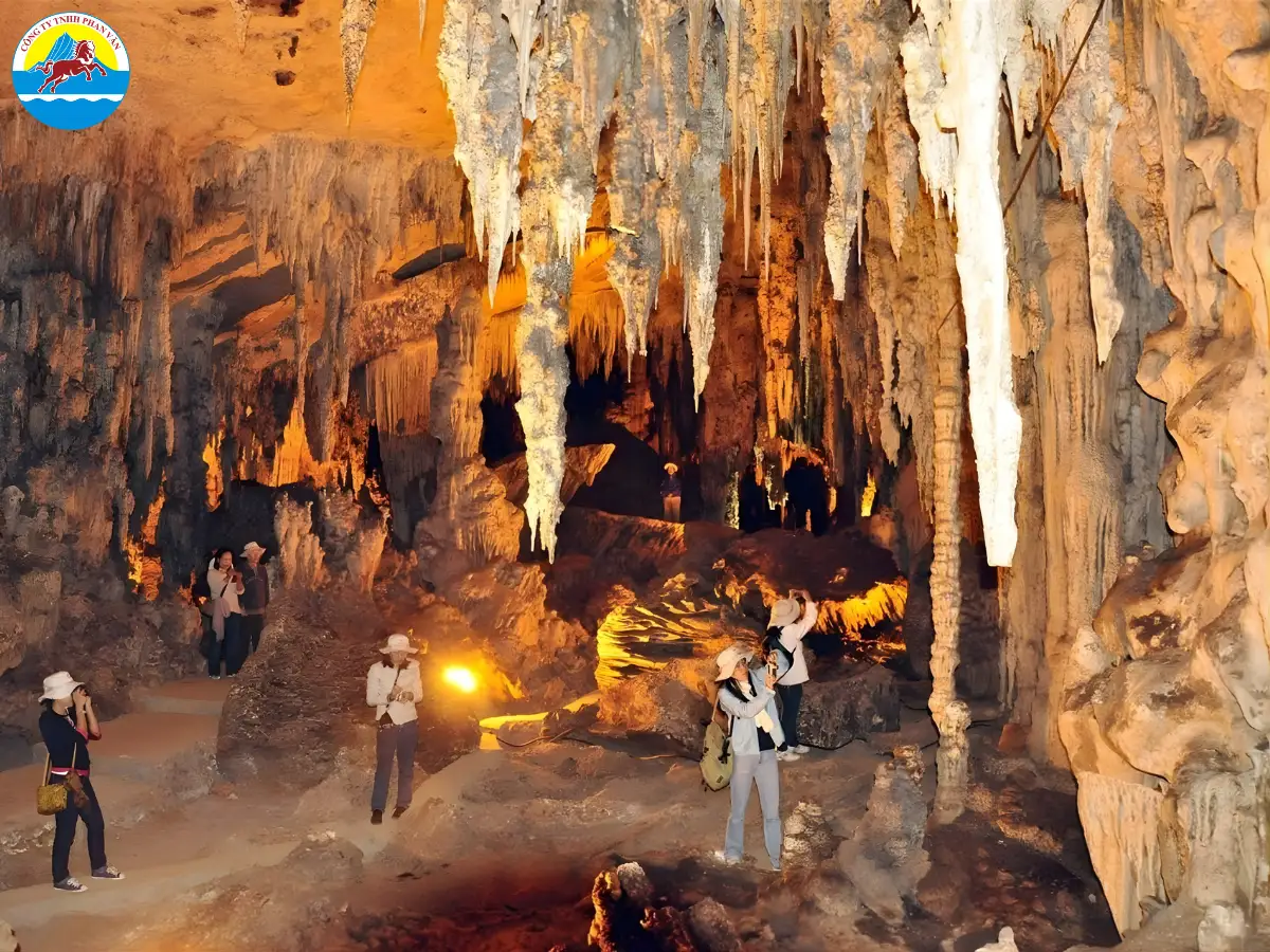 Động Hua Mạ