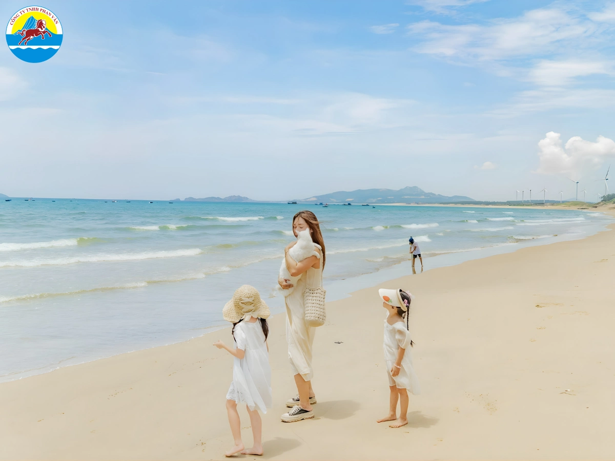 Tắm biển tại Bãi Xếp Quy Nhơn