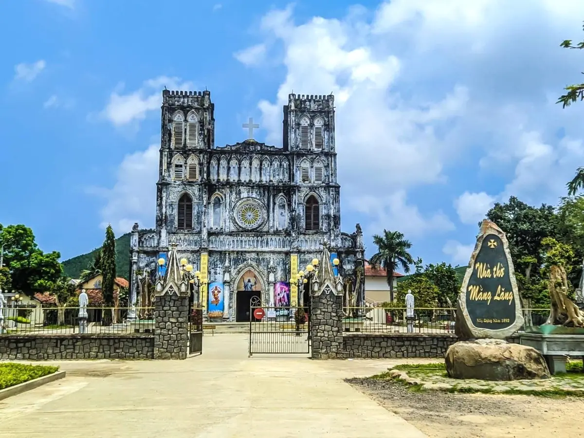 Nhà thờ Mằng Lăng - Điểm đến hấp dẫn tại Phú Yên
