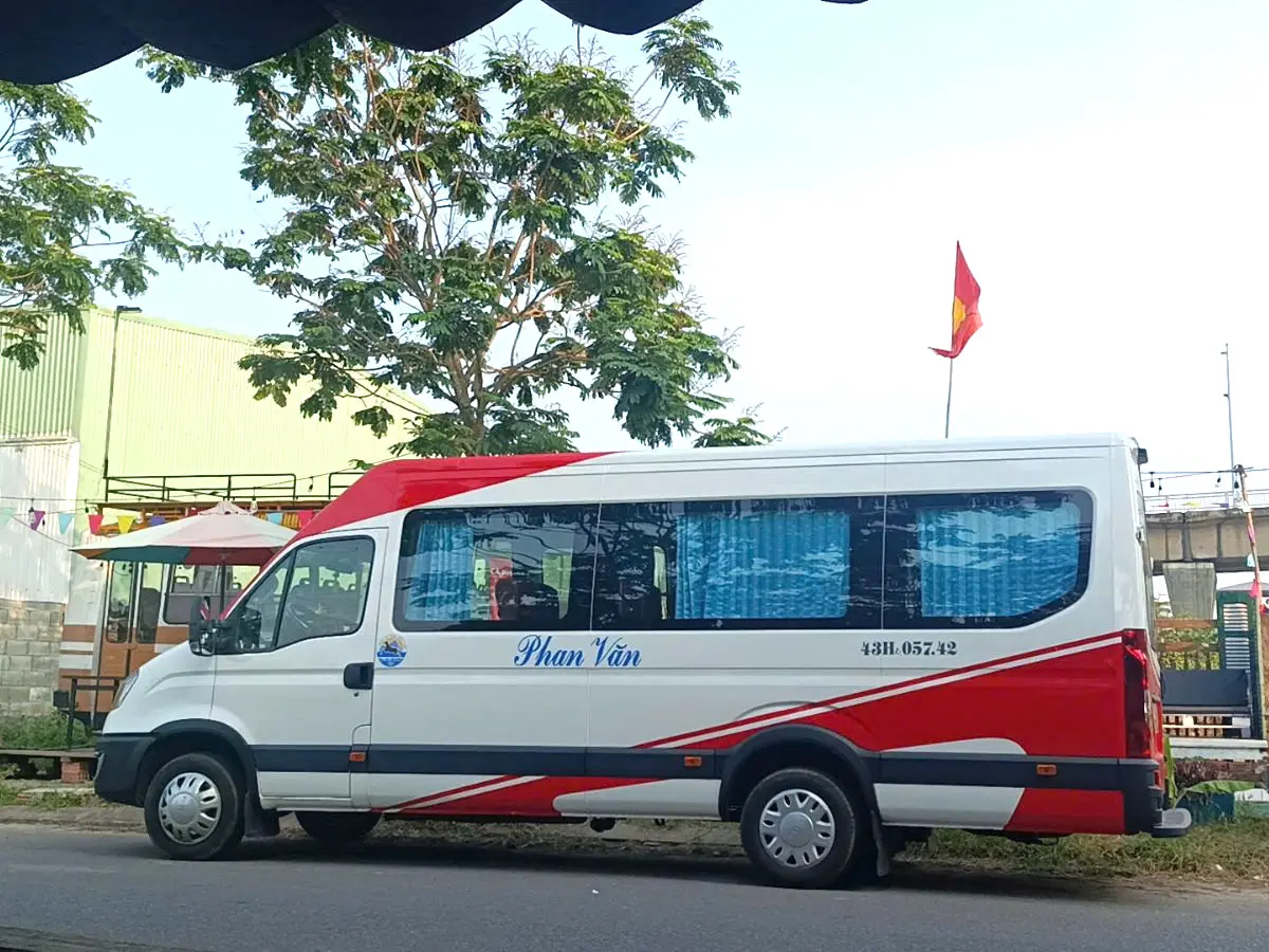 Chuyến xe nhỏ, hành trình lớn. Phan Văn đồng hành cùng bạn trên mọi cung đường