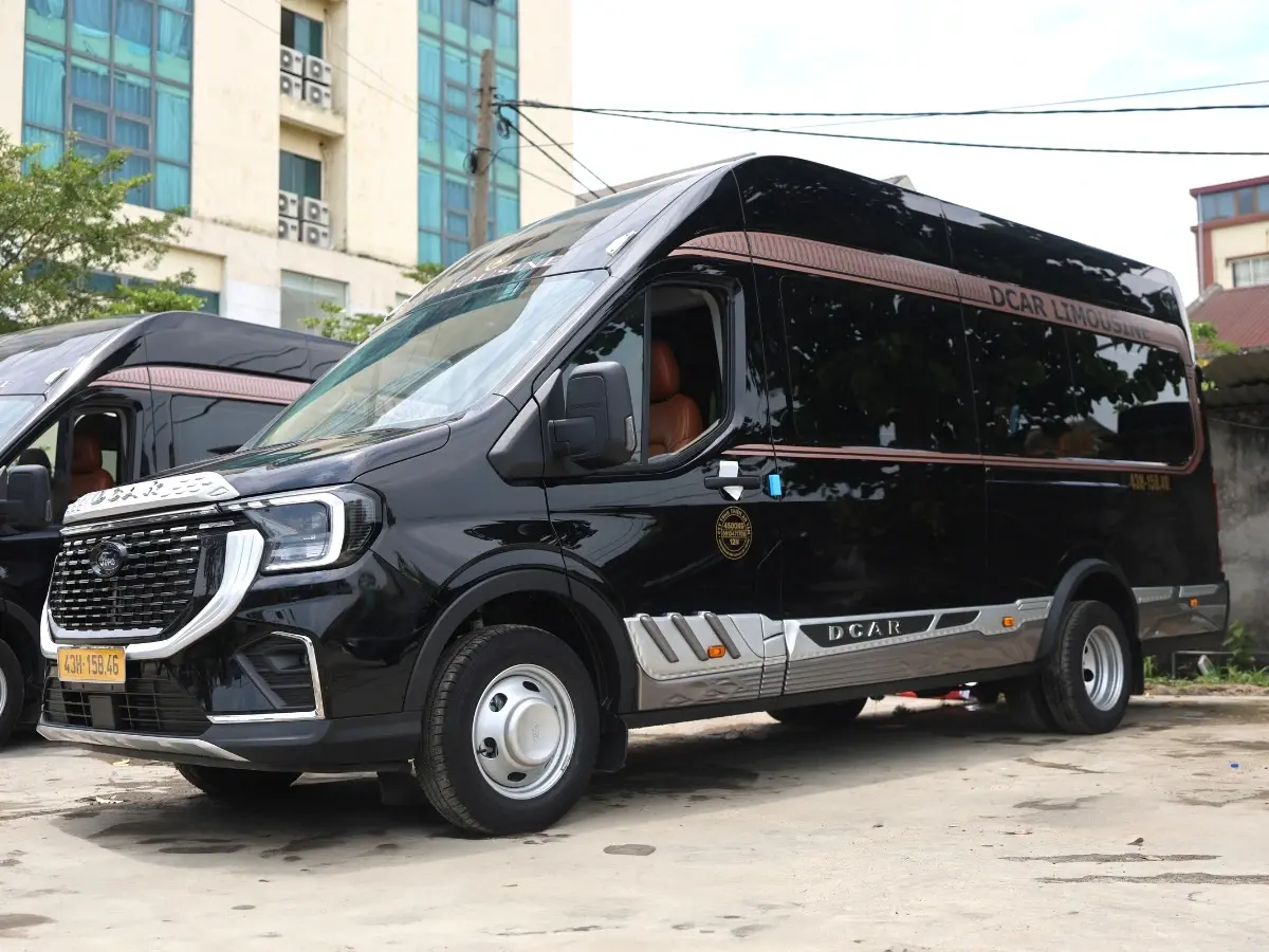 Thuê xe limousine 12 chỗ Đà Nẵng đi Huế giá rẻ