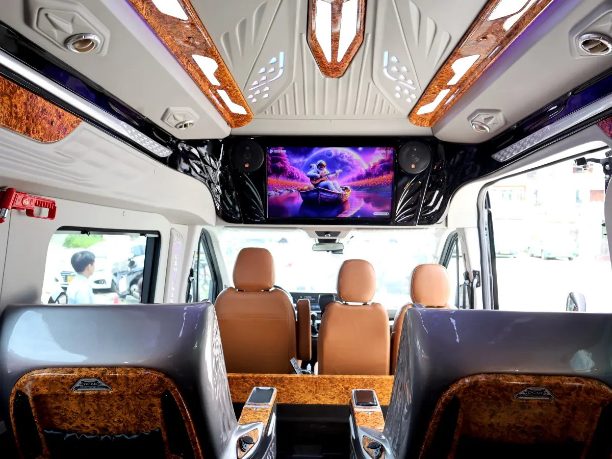 Nội thất xe Dcar limousine toát lên nét sang trọng đến lạ thường