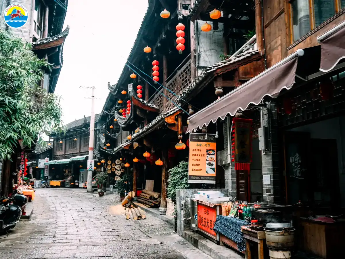 tour phượng hoàng cổ trấn 6 ngày 5 đêm