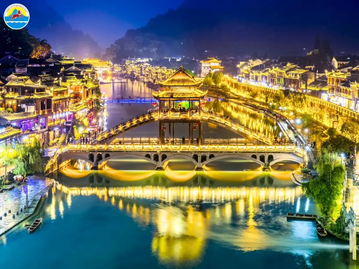 tour phượng hoàng cổ trấn 6 ngày 5 đêm