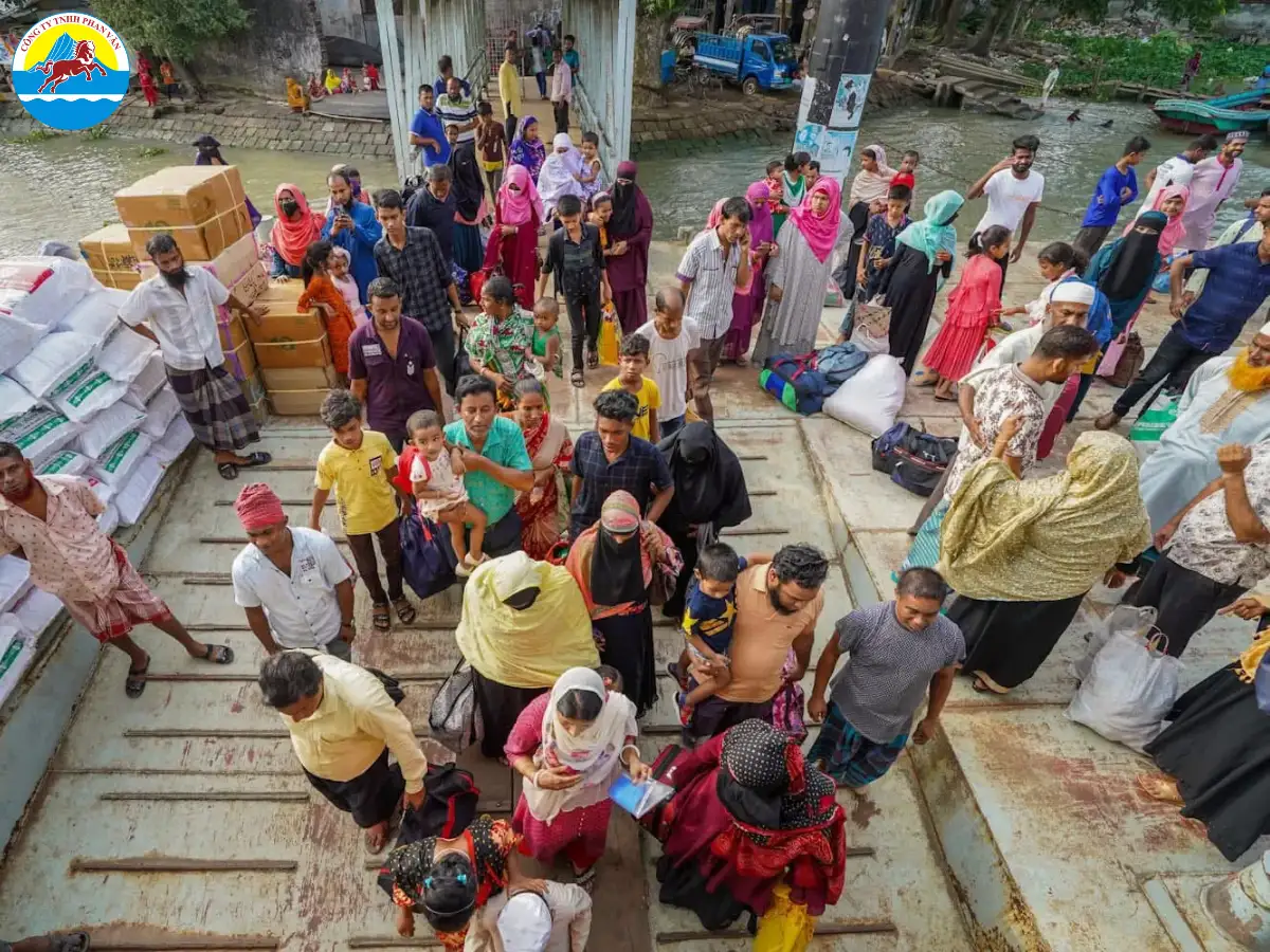 Cẩn thận ở nơi đông người để tránh bị móc túi, cướp giật