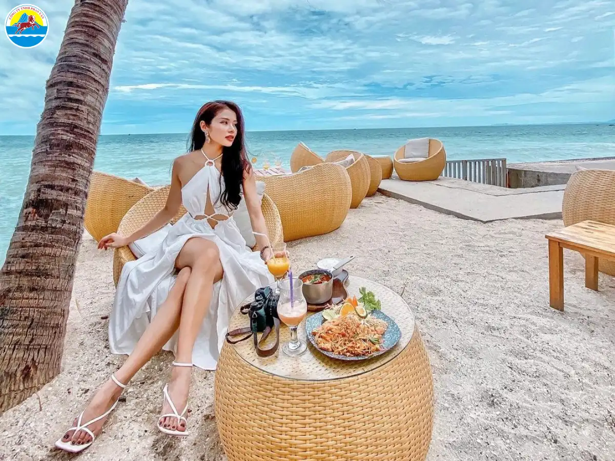 hàm tiến có gì chơi​