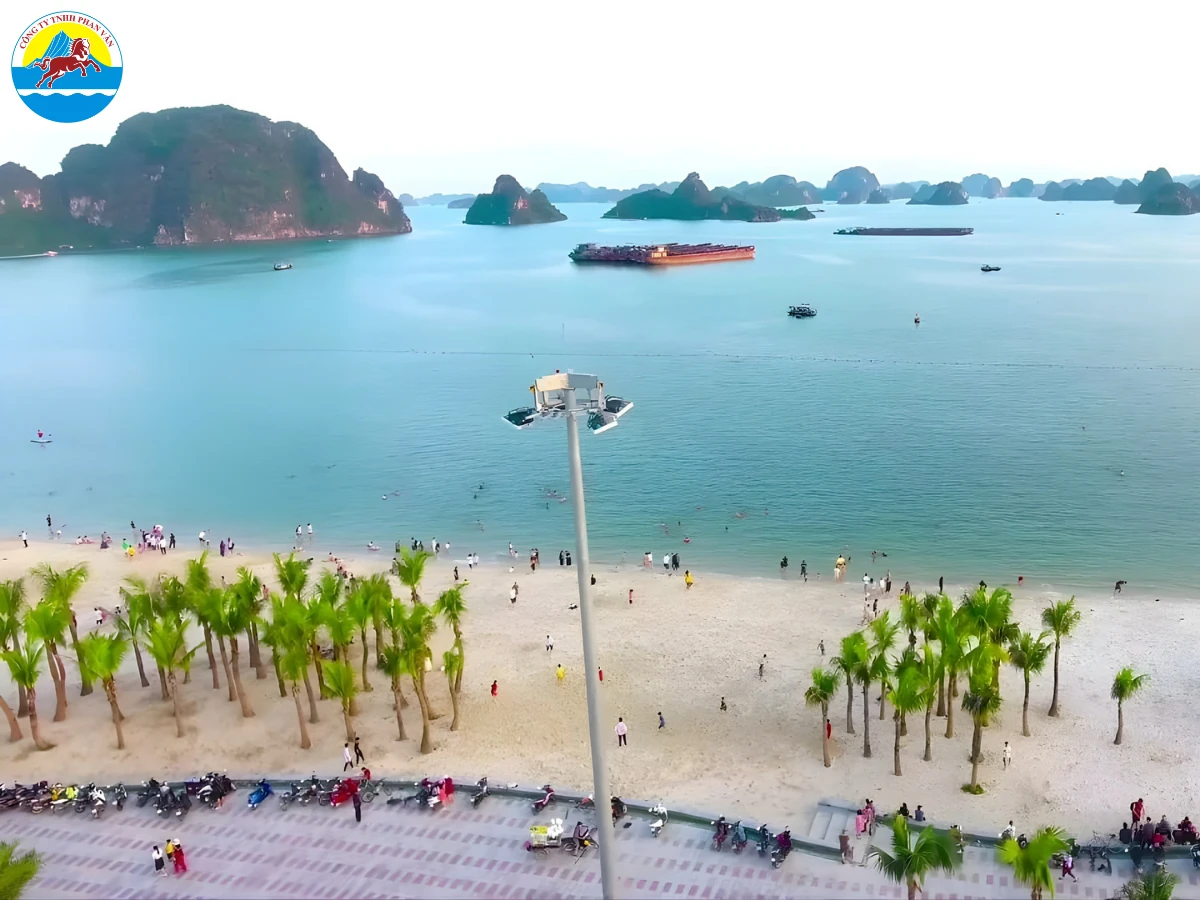 Bãi tắm Hòn Gai