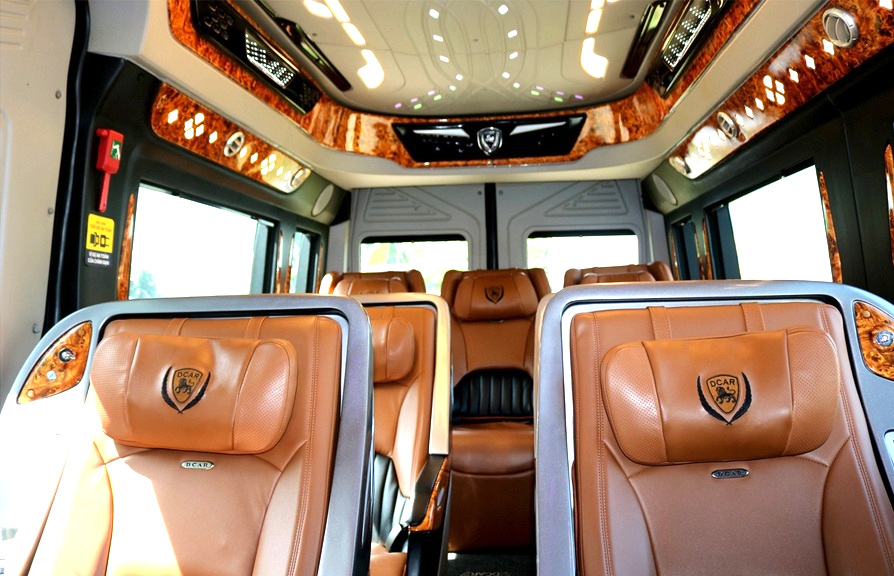 Ghế da bọc da êm ái, có thể điều chỉnh ngồi hoặc nằm