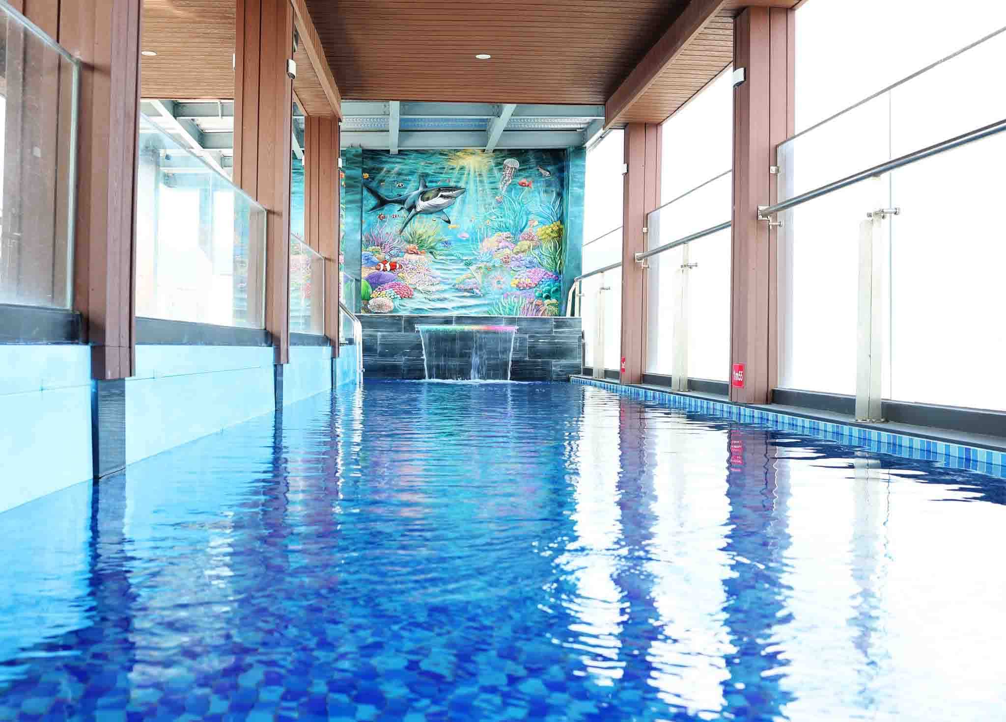 Hồ bơi của khách sạn