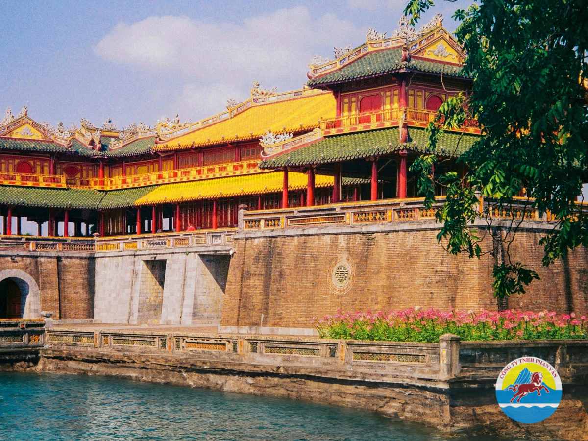 Các lăng tẩm Huế