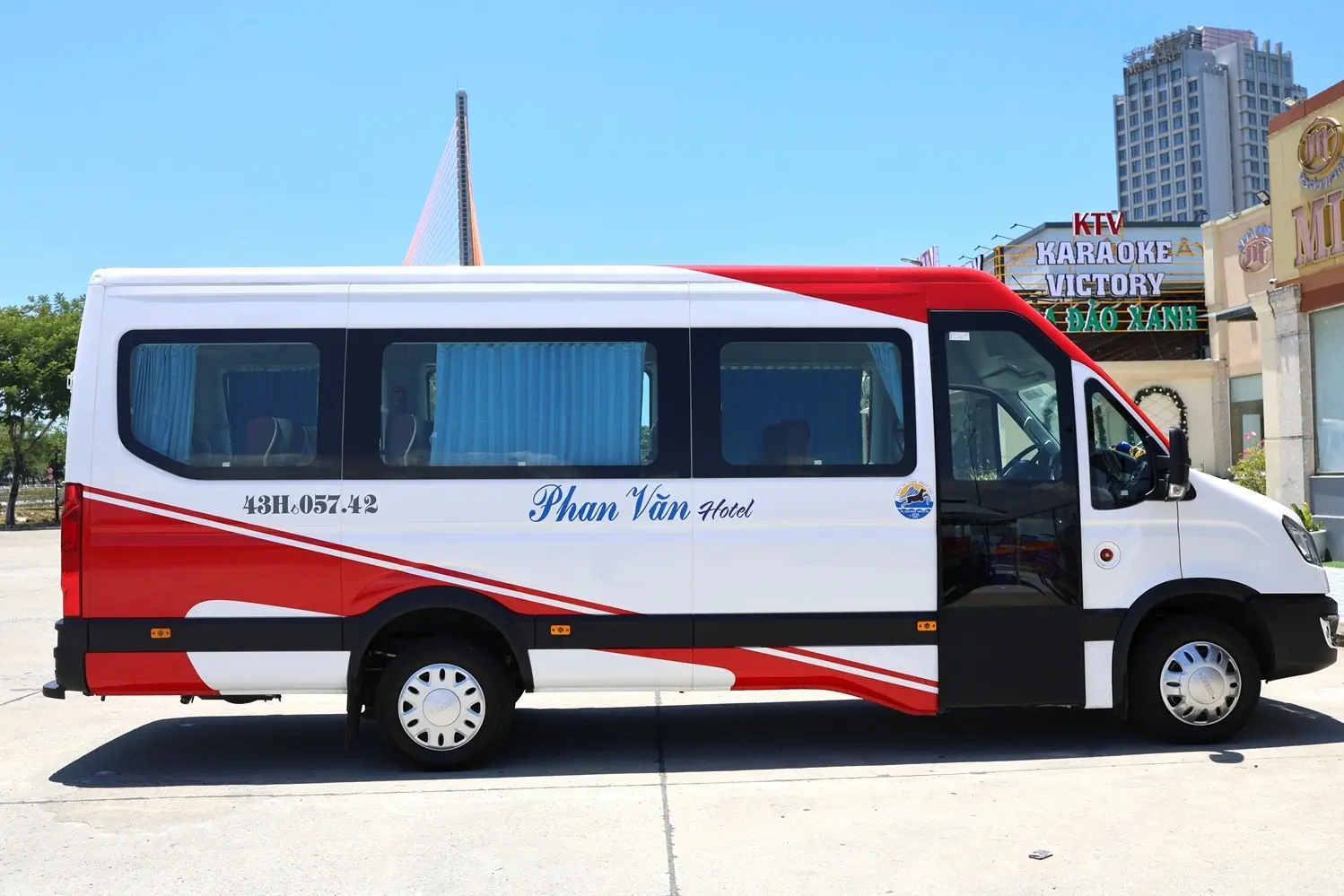 xe 19 chỗ tại phan văn