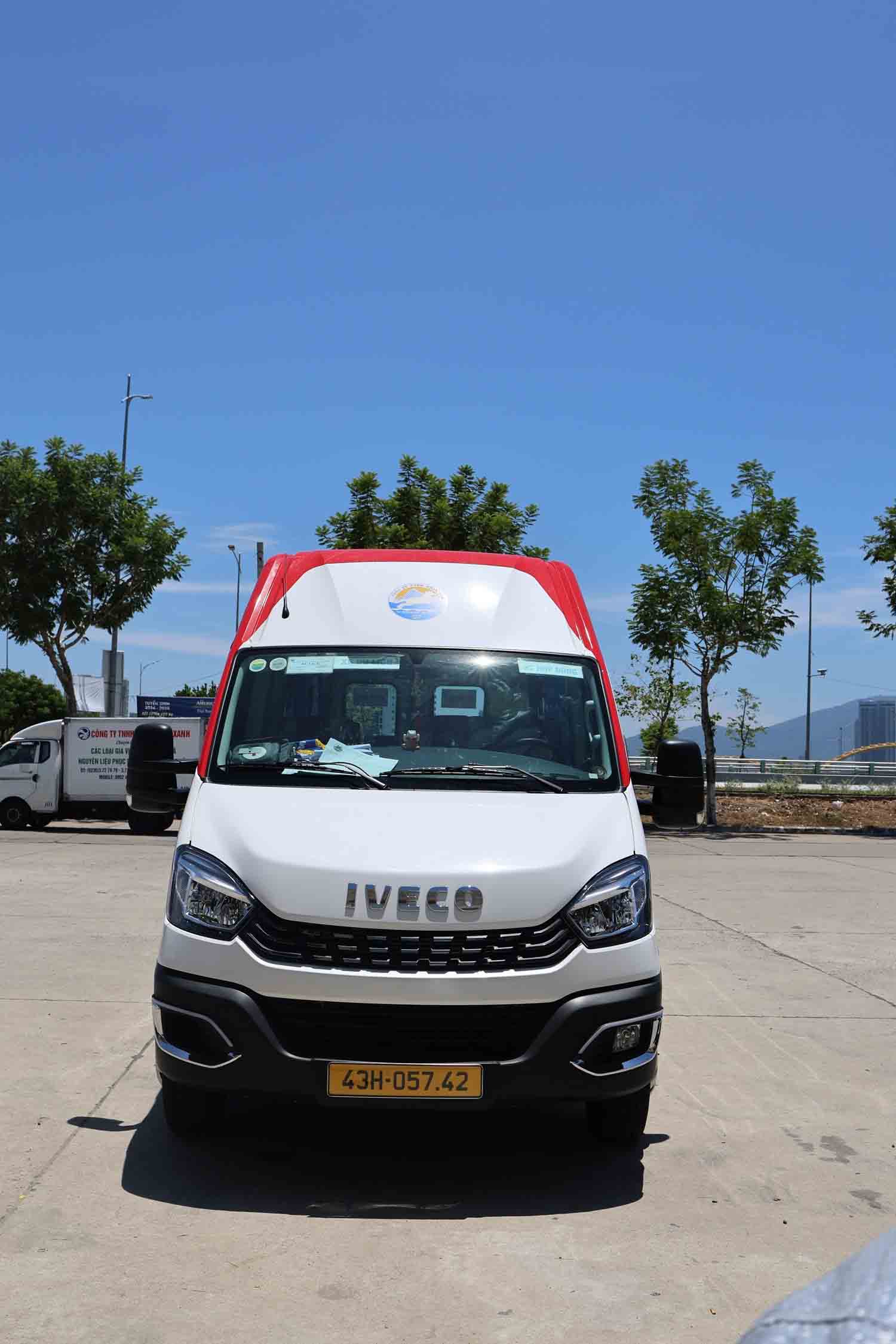 Xe 19 chỗ Phan Văn Travel