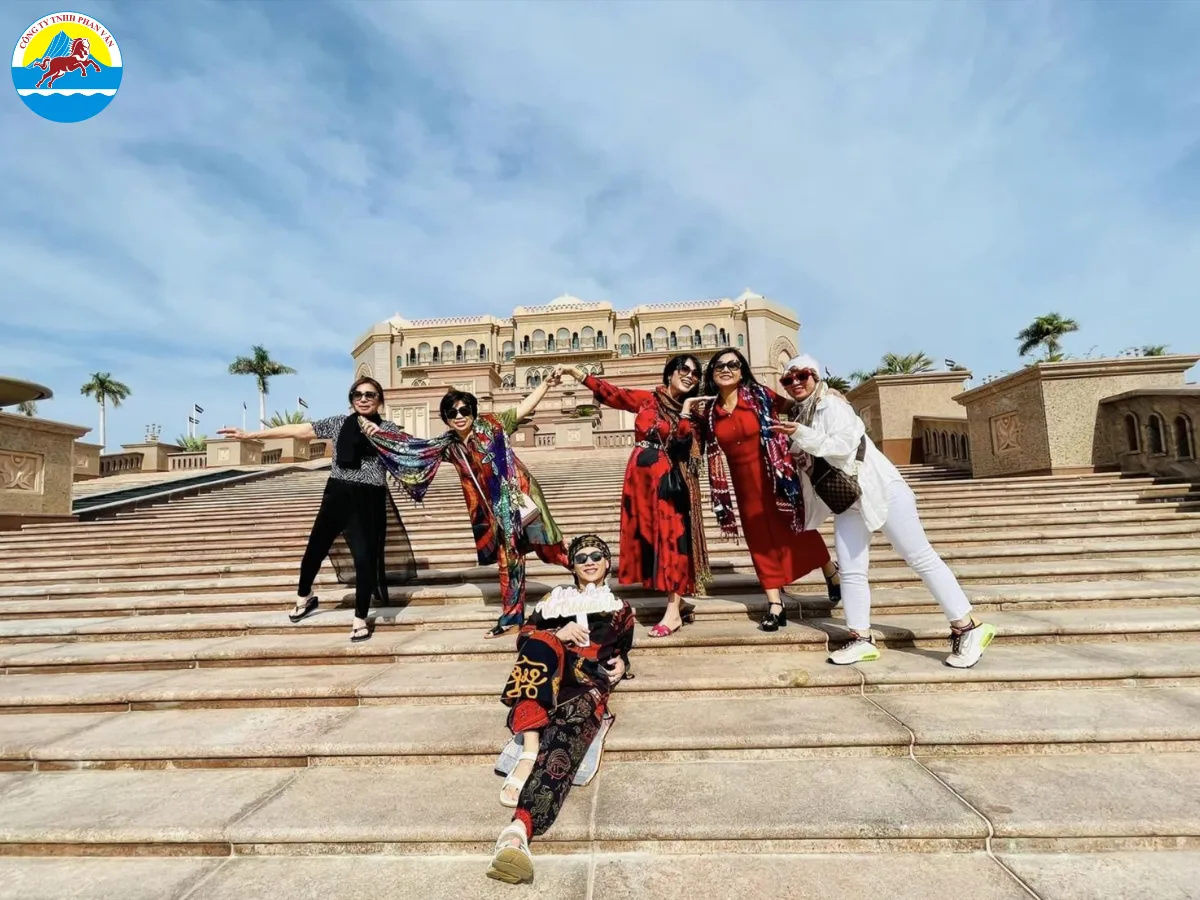 Lựa chọn hình thức du lịch phù hợp sẽ quyết định mức độ tiện lợi, an toàn và trải nghiệm tại Dubai