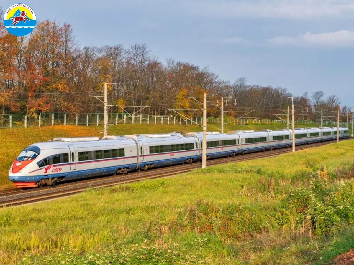 Trải nghiệm tàu Sapsan ngắm cảnh thu Nga