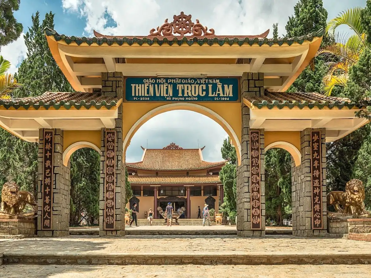 Thiền Viện Trúc Lâm - Không gian thanh lịch, kiến trúc cổ kính