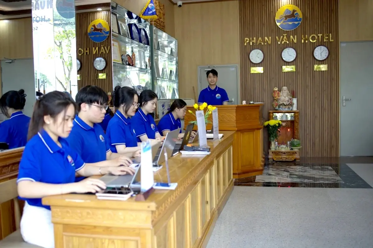 Đội ngũ nhân viên sẽ giúp bạn lựa chọn được loại vé phù hợp nhất