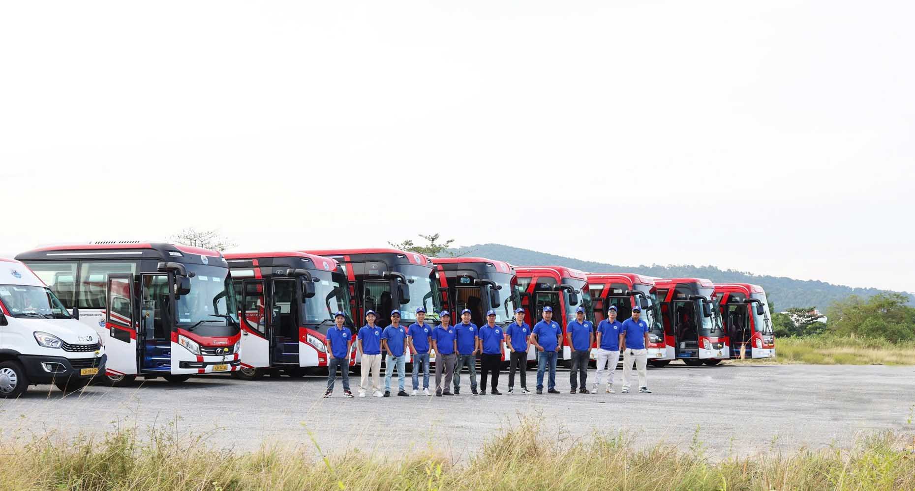 Đội ngũ nhân viên làm việc chuyên nghiệp