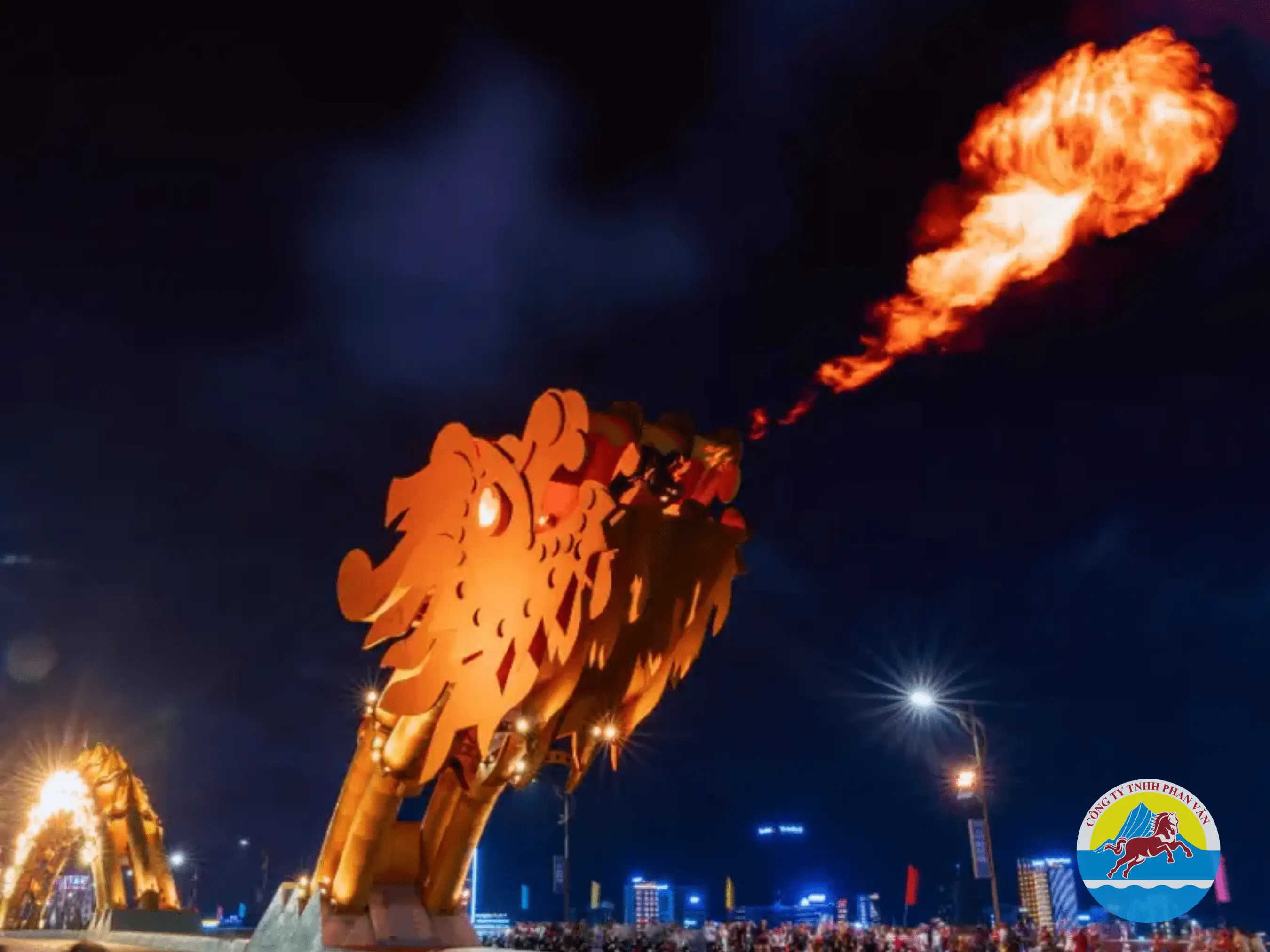 Cầu Rồng phun lửa Đà Nẵng