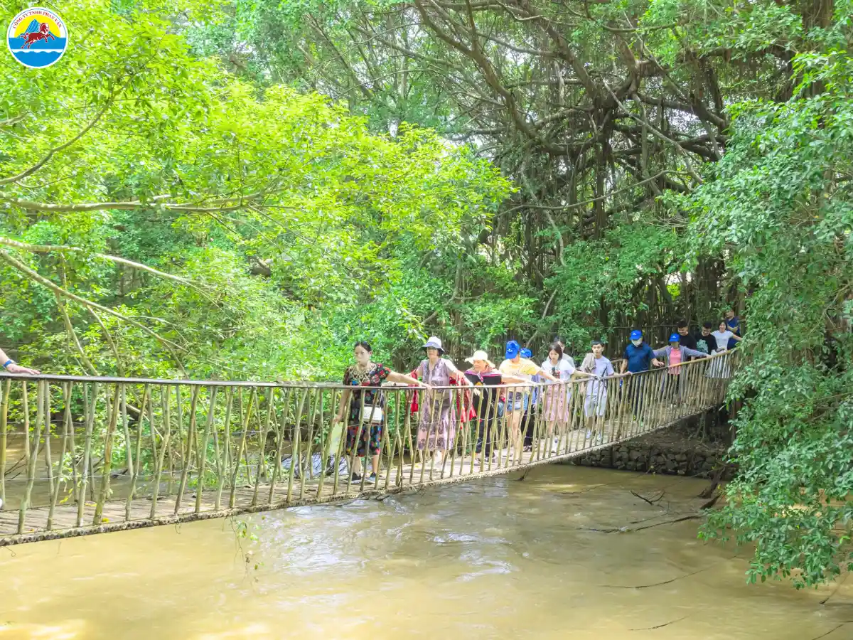 du lịch cầu treo buôn đôn