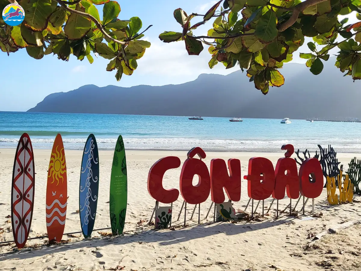 du lịch trong nước tháng 4