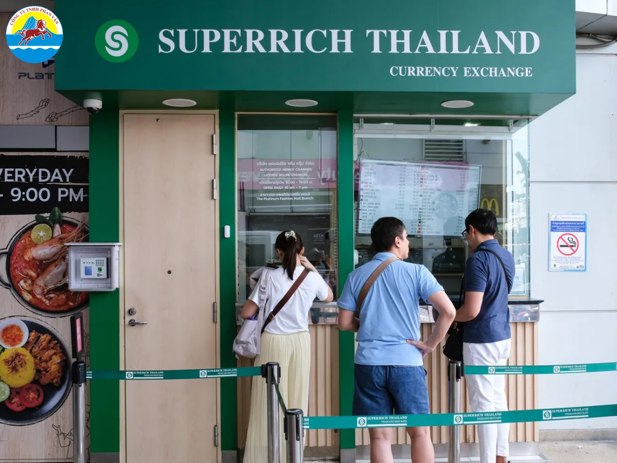Nếu cần đổi thêm tại Thái Lan, hãy tìm đến các quầy của Superrich
