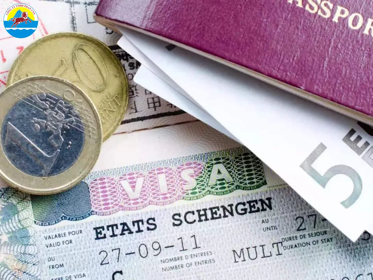 Du khách Việt Nam phải xin visa Schengen