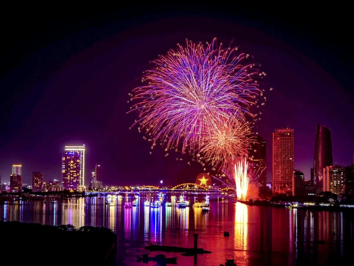 Sự kiện lễ hội pháo hoa diễn ra rất sôi nổi