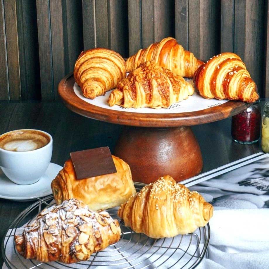 Croissant một loại bánh mì nổi tiếng của Pháp