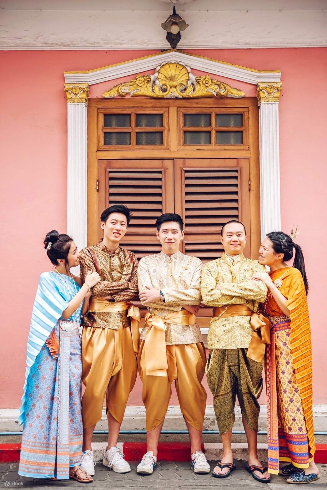 Du lịch Thái Lan cần lựa chọn các loại trang phục đơn giản và lịch sự