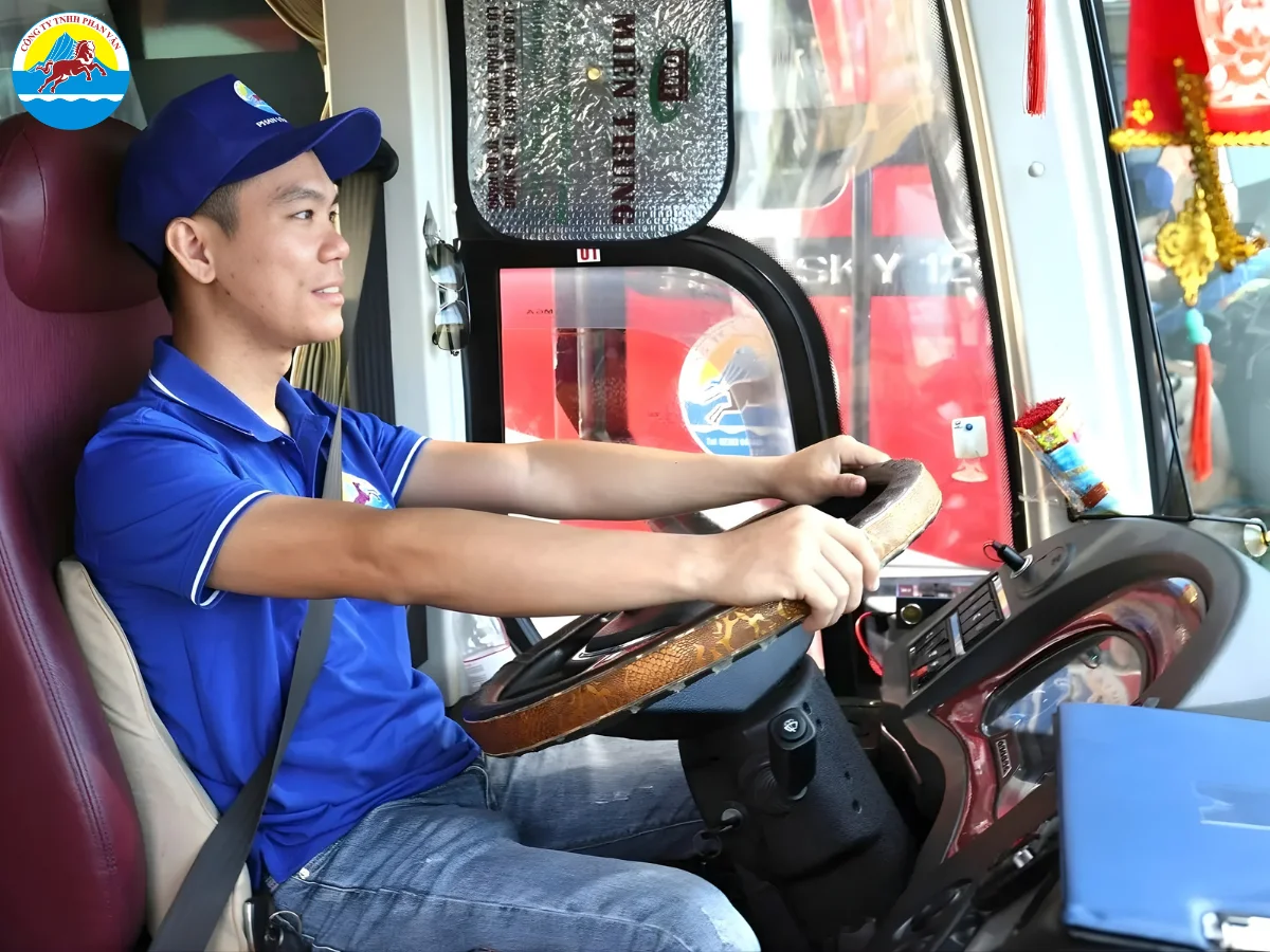 Phan Văn Travel sẽ đồng hành cùng đoàn trong toàn bộ hành trình