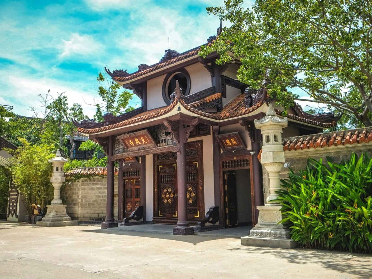 Chùa Thiên Hưng như cõi bình yên níu giữ bước chân lữ khách